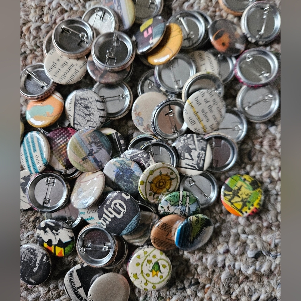 Mystery button pack 3 for $7